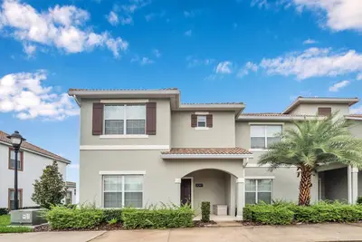 Image de Amazing 5 Bedroom 4 Bathroom Storey Lake Townhome Only 8 Minutes To Disney