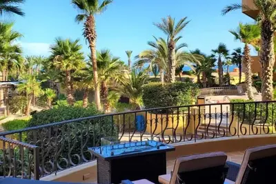Image de Stunning Beach Front Bella Sirena Condo, with Huge Poolside Patio 1Bed, 1Ba 3bed