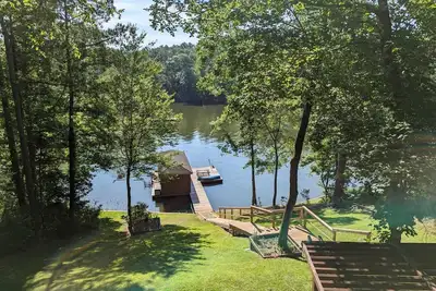 Image de Lake Front house in quiet cove on Lake Sinclair Pets Allowed