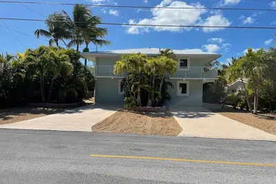 Image de Large Full Duplex with Pool / Hot tub Pet Friendly 581- 591 10th Street