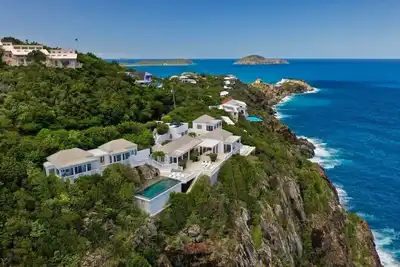 Image de Villa Santorini: Private 10, 000 Sf Peterborg Estate \/ 5 bedrooms \/ 5. 5 Baths