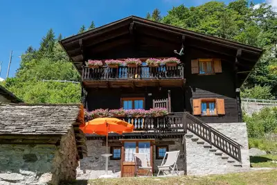 Image de Appartement de vacances Macugnaga pour 1 - 9 personnes avec 4 chambres à coucher - Maison de vacance