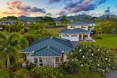 *New 7bd Farmhouse Estate |Pool, PickleB, Gym| Ac