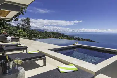 Image de Gema Escondida-Newly Listed Home Nestled in the Jungle with Breathtaking Views