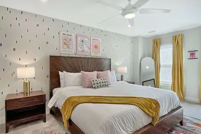Image de Picasso: Luxury 4 bedroom in safe neighborhood~free parking~minutes to downtown