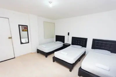 Image de Hermosa Habitación Básica Triple En El Sector de Laureles - Estadio
