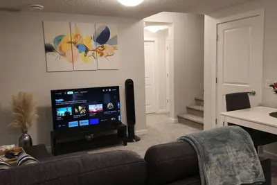 Image de Cozy Suite near West Edmonton Mall