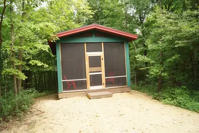Image de Quaint 1-bedroom camper cabin in County Park!