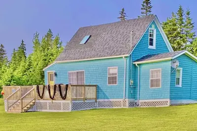 Image de Peaceful, historical cottage with gorgeous views near Cavendish