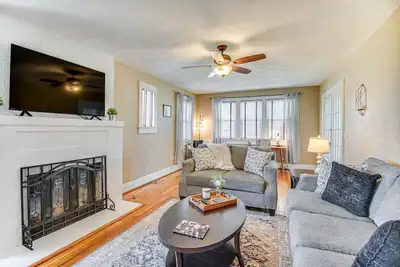 Image de Charming Smithfield House: Walk to Downtown!