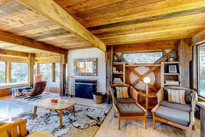 Image de Unique Sea Ranch Binker Barn with amazing ocean views & private hot tub