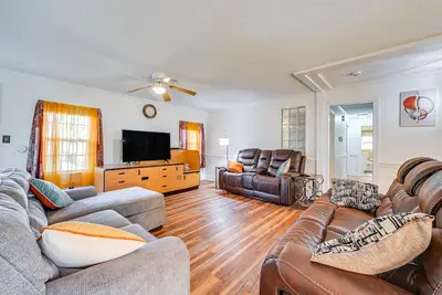 Image de Greenville Home: 2 Mi to Downtown!