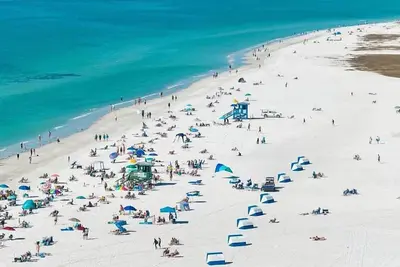 Image de Good Vibrations- Stay right On the beach in Siesta Key! Sleeps 6