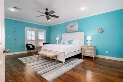 Image de 2 Luxury Master King Suites w/ Ocean Views, Walk to Beach