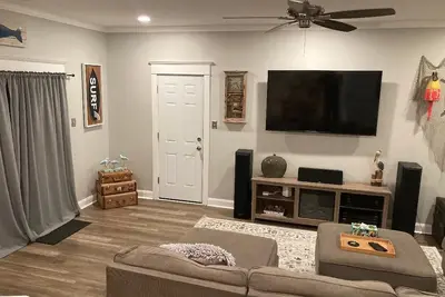 Image de Renovated Ventnor Heights Beach House