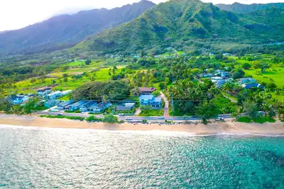 Image de Spacious 5 Bedroom Home \/ 2 Kitchens in Oahu's Countryside