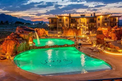 Sage Creek Condo E2 - \"Amazing Pool & Hot Tubs\"