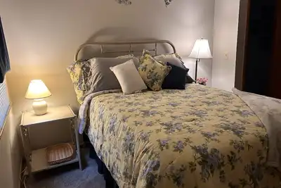 Image de Cozy 2-bedroom apartment in charming South Burlington with WiFi, Ac