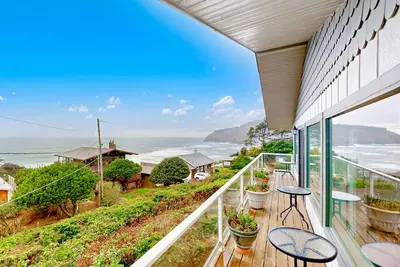 Image de Home with amazing ocean views & private balcony - 50 yds to beach trail