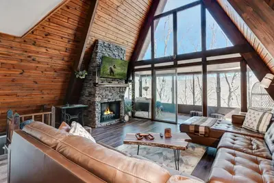 Cozy Days Hideaway - Modern rustic vibes & mountain views!