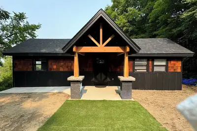 Image de 3-Bedroom Cottage in welcoming Ticonderoga with WiFi. Super Clean & Economical.