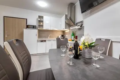 Image de Appartement de deux chambres avec le balcon et la vue sur le mer Baska, Krk (A-22416-a)