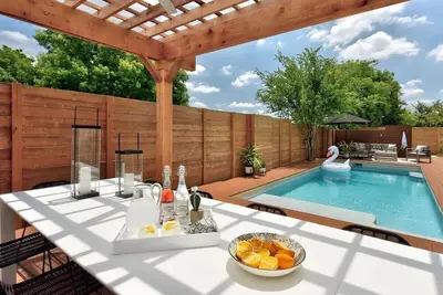 Image de Modern Designer Home | Shared Pool