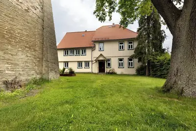 Image de Appartement 'Altes Pfarrhaus - Wohnung Farbwelt' avec jardin privé et Wi-Fi