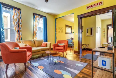 Image de Retro-Inspired Indy Home: Walk to Fountain Square!