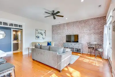 Image de Dwtn Wilmington Condo: Near Live Oak Amphitheater!