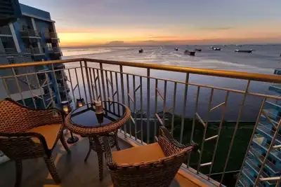 Image de Condo by the Bay