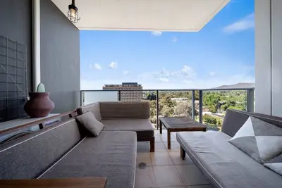 Image de Spacious Inner-City 1-Bed in Trendy Braddon