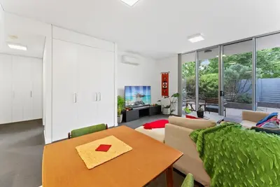 Tranquil 1-Bed Apartment with Courtyard, Pool, Bbq