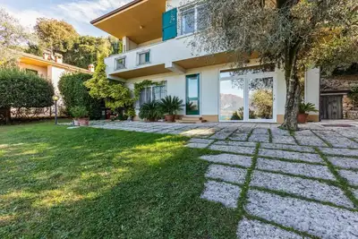 Image de Une villa de luxe pour 10 personnes près du lac de Binaco