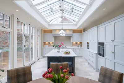 Image de A spacious and grand Georgian house for 8 in central Chichester with parking.