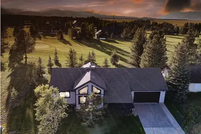 Image de Yellowstone Sunset Lodge+Hotub+Ac+WiFI+20 mins to Yellowstone's West Gate