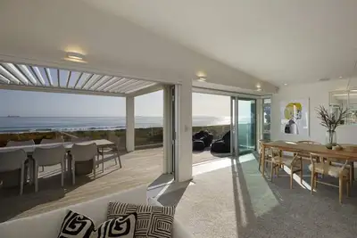 Image de Absolute Beachfront Luxury