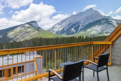 Image de Banff | Spacious Suite w/ Mountain View & Balcony