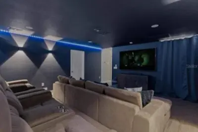 Image de Luxury vacation home, Themed vacation home, spacious  home, close to Disney