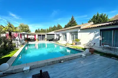 Image de Villa Olivia, avec piscine, salle de sport, terrasse, jardin et gardien.