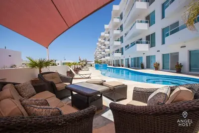 Image de Oceanview Living, Private Balcony, FiberOptic WiFi