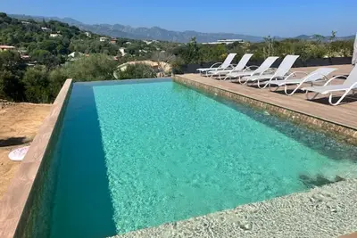 Image de Villa A Trinita : Paradis privé, piscine à débordement, salle de sport et jeux