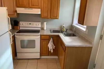 Image de Clean 3 bedroom apartment in safe neighborhood
