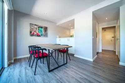 Image de New to Vrbo: Cosy contemporary Unit plus sofa bed