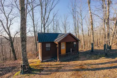 Image de Cozy Tiny Cabin w\/ Peace and Quiet- 3min from Tn River, 1hr 15min from Nashville