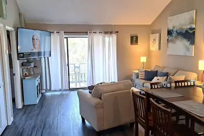 Image de Beachy #1503 - Charming 2-bedroom condo in Destin with WiFi, Ac