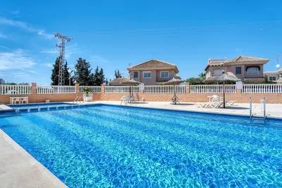 Image de Appartement de vacances \"Rincón De Sol Y Relax\" avec vue sur la mer, piscine partagée et Wi-Fi