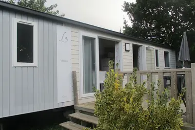 Image de Mobilhome avec grande terrasse, 6 personnes, 3 chambres, 2 salles de bain, 2 Wc