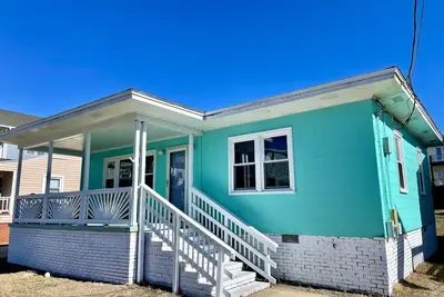 Image de Classic Beach Bungalow in Excellent Location in Carolina Beach with Ac, WiFi