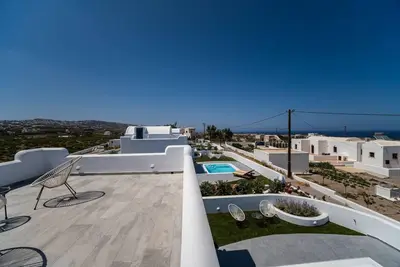 Image de Beautiful Santorini Villa | 2 Bedrooms | Private Pool & Magical Sea Views | Karterados